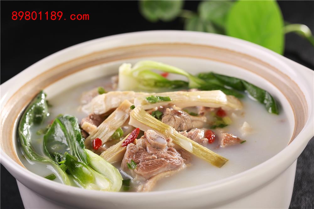 天目笋炭煨土鸭